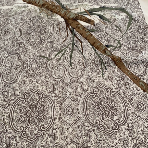 Codello Silk Vintage Leopard Scarf - Picture 5 of 10